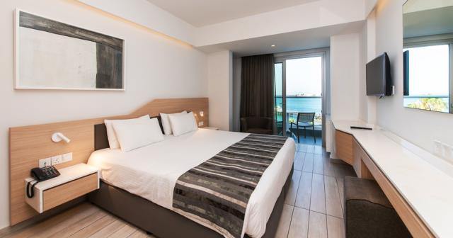 Evalena-Beach-ROOM-2023