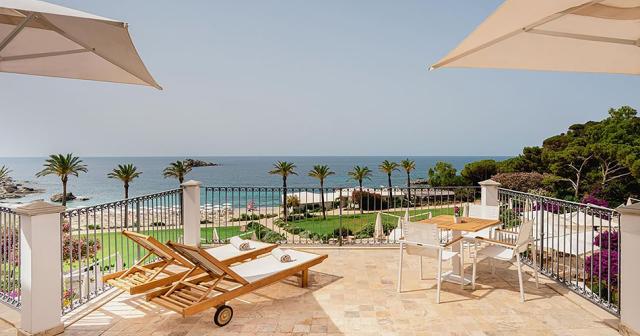 Falkensteiner-Resort-Capo-Boi-2023-ROOM-TERACE