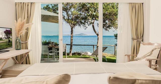 Falkensteiner-Resort-Capo-Boi-2023-ROOM-VIEW