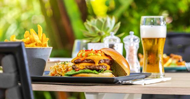 Nissiblu-Beach-Resort-HOTEL-FOOD