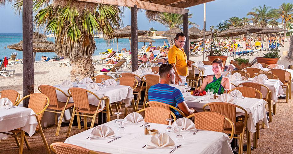 Monarque-Dar-Jerba-Narjess-2024-BEACH-RESTAURANT
