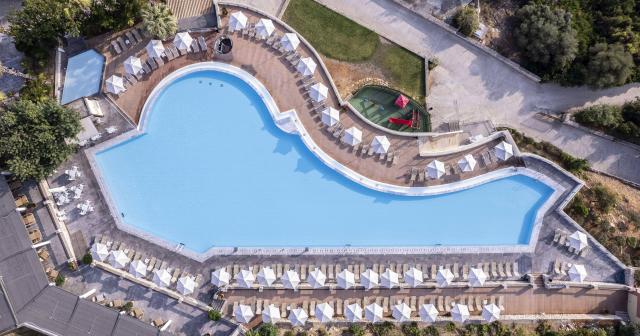Louis-Apostolata-Resort-Spa-2025-POOL-03