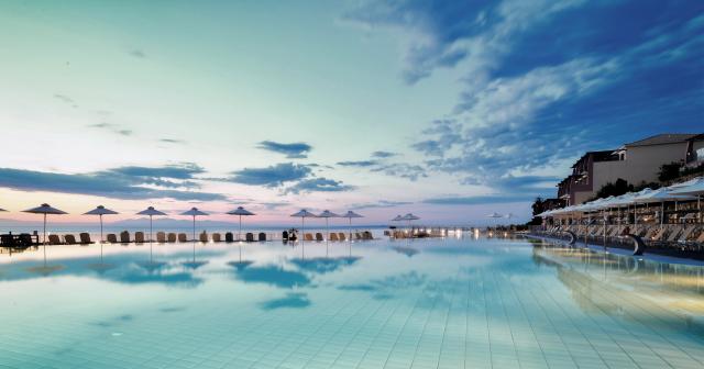 Louis-Apostolata-Resort-Spa-2025-POOL-04