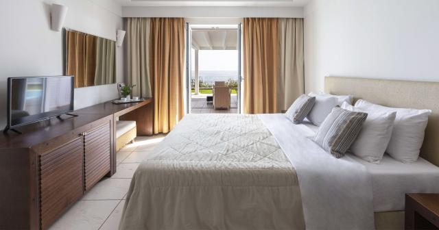 Louis-Apostolata-Resort-Spa-2025-ROOM-01