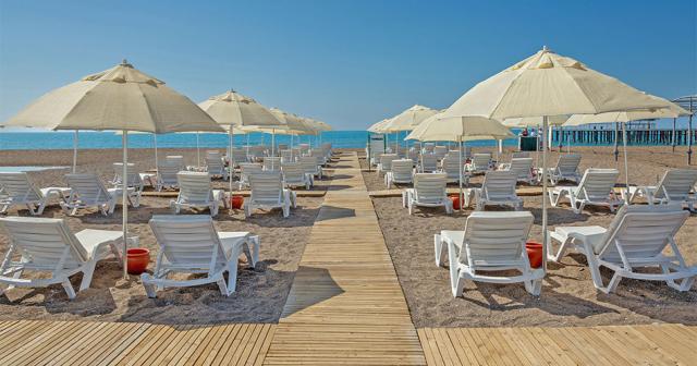 Greenwood-Suites-Resort-BEACH-02