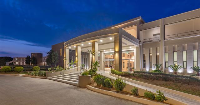 Kresten-Royal-Euphoria-Resort-ENTRANCE