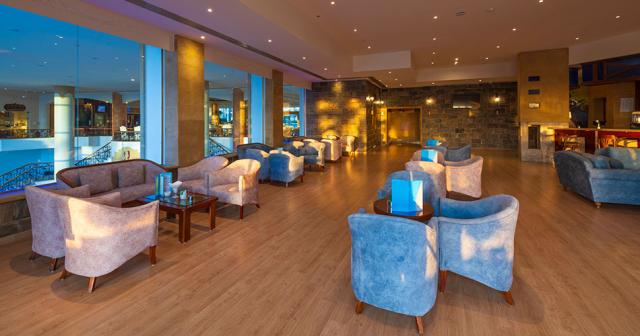 Amwaj-Oyoun-Resort-2024-BAR