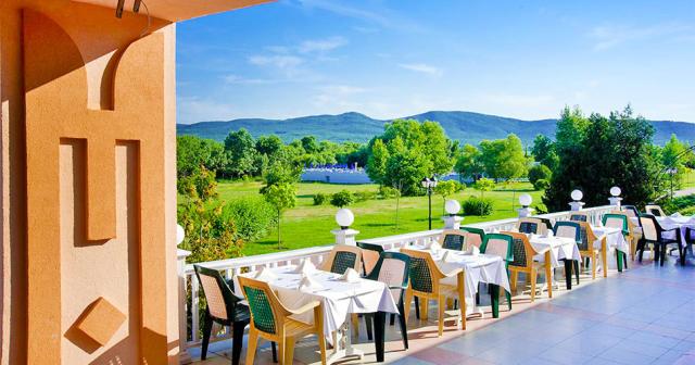 Holiday-Village-Duni-Resort-RESTAURANT-02