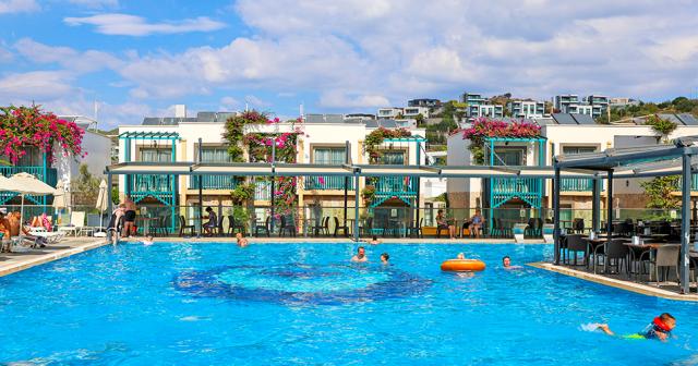 Jasmin-Beach-POOL