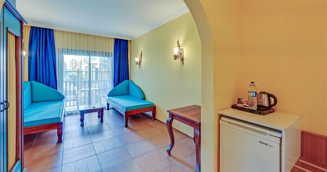 Jasmin-Beach-CLUB-FAMILY-ROOM-02
