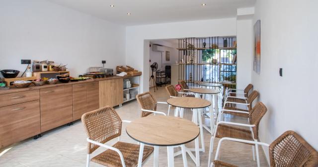 Nikos-Bnb-RESTAURANT-2025-04