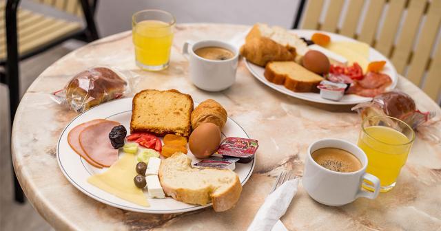 Nikos-BnB-Studios-BREAKFAST