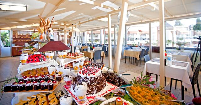Risa-BUFFET-02