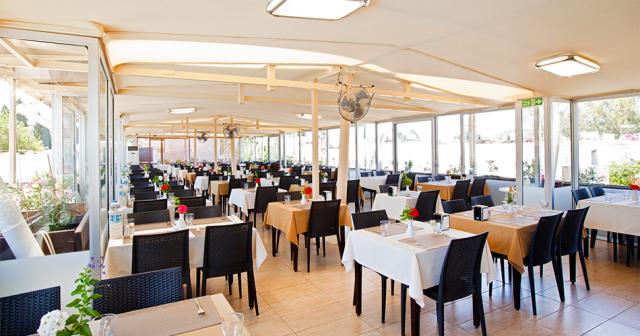 Risa-RESTAURANT-01