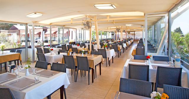 Risa-RESTAURANT-02