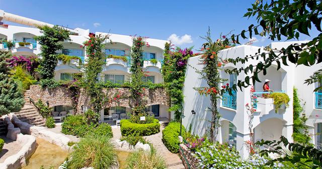 Royal-Asarlik-Beach-Spa-HOTEL-BUILDING