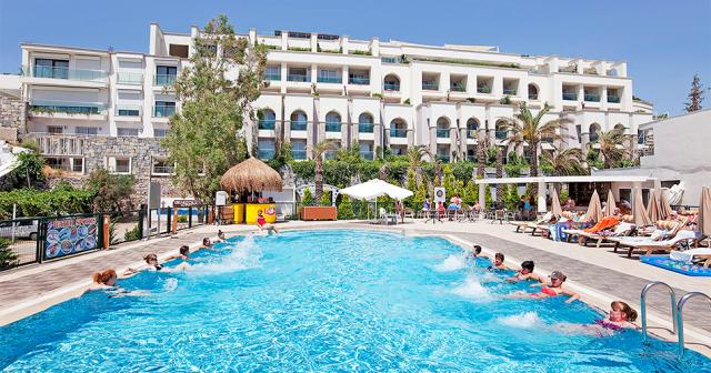 Royal-Asarlik-Beach-Spa-POOL-02