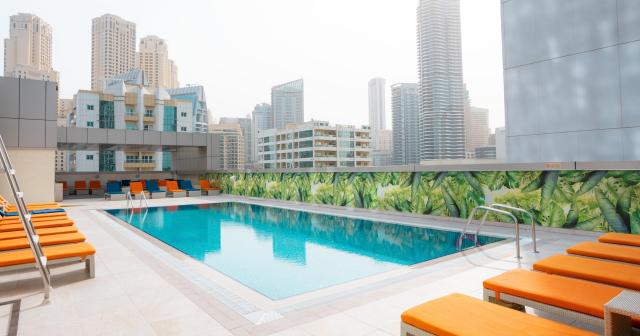 Wyndham-Dubai-Marina-POOL-2025