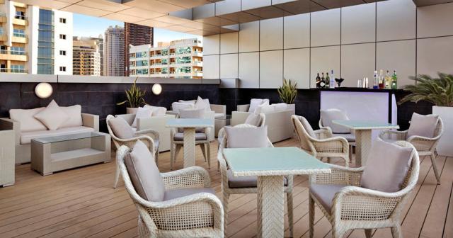 Wyndham-Dubai-Marina-OUTSIDE-SITTING