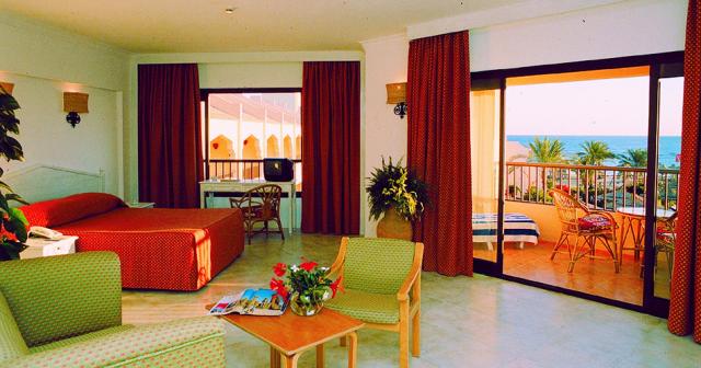 Flamenco-Beach-Resort-BEACH-ROOM