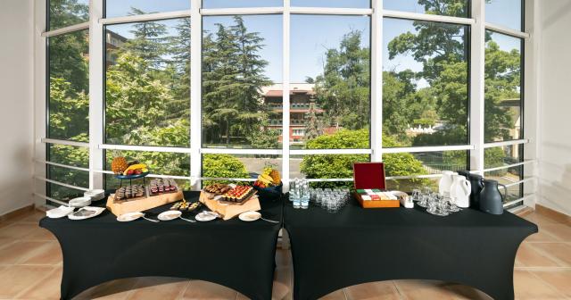 Four-Points-By-Sheraton-CONFERENCE-ROOM-2025-02