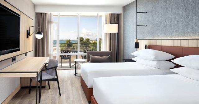 Four-Points-By-Sheraton-ROOM-2025-03