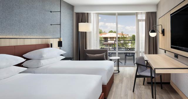 Four-Points-By-Sheraton-ROOM-2025-04