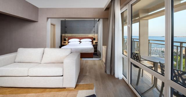 Four-Points-By-Sheraton-ROOM-JUNIOR-SUITE-2025-01