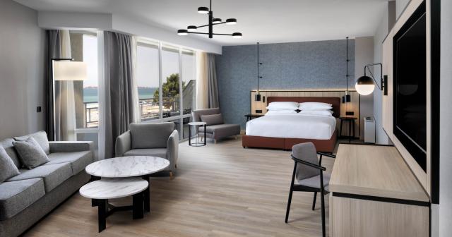 Four-Points-By-Sheraton-ROOM-JUNIOR-SUITE-2025-04