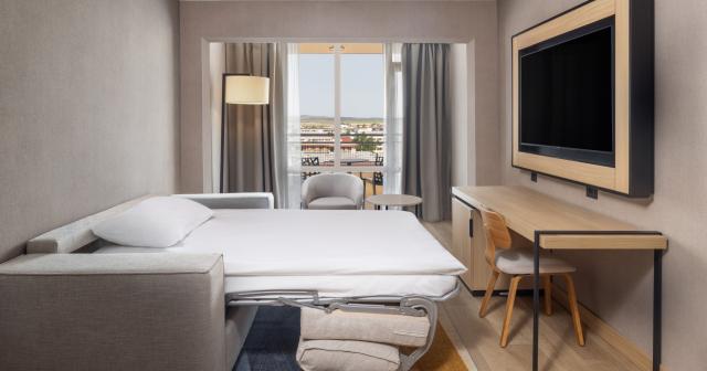 Four-Points-By-Sheraton-ROOM-SUITE-2025-01