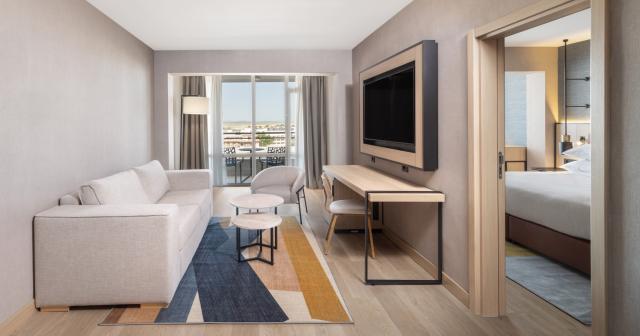 Four-Points-By-Sheraton-ROOM-SUITE-2025-03