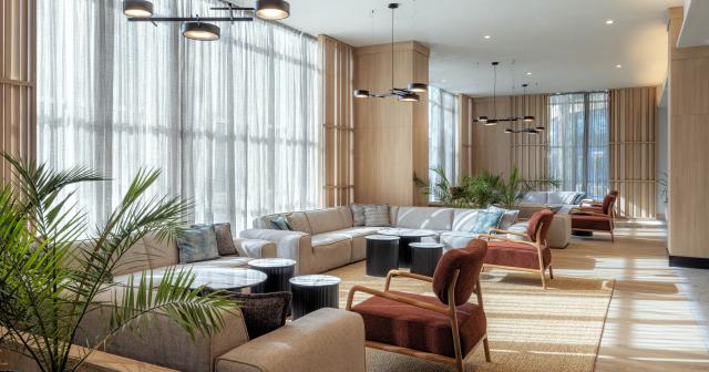 Hotel-Four-Points-By-Sheraton-LOBBY-2025-01