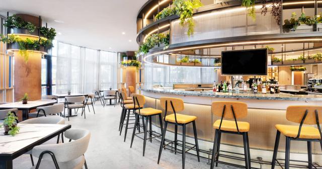 Hotel-Four-Points-By-Sheraton-LOBBY-BAR-2025