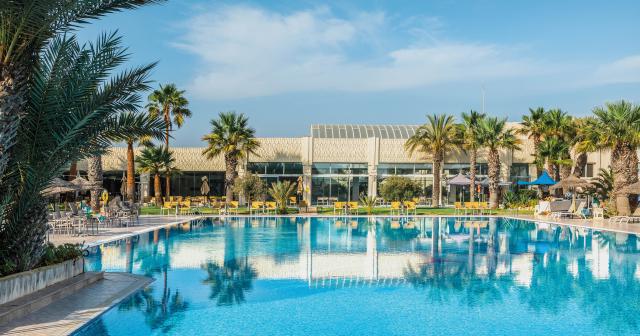 Iberostar-Waves-Mehari-2024-POOL-01