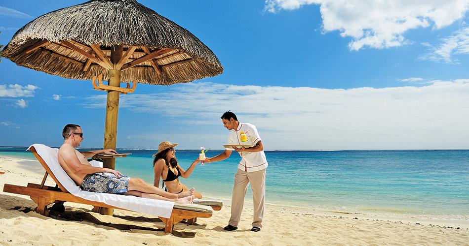 Le-Cardinal-Exclusive-Resort-BEACH
