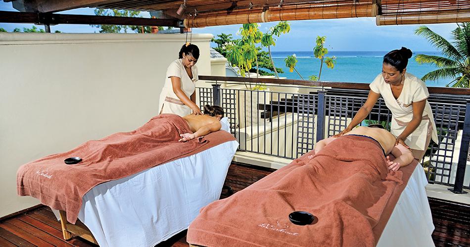 Le-Cardinal-Exclusive-Resort-MASSAGE