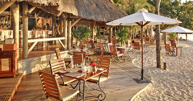 Maritim-Resort-and-Spa-Mauritius-OUTSIDE-BAR