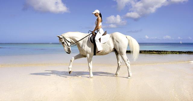 Maritim-Resort-and-Spa-Mauritius-HORSE-RIDING