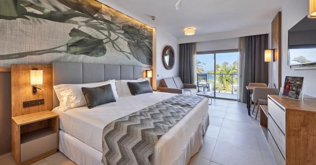 Riu-Palace-Mauritius-JUNIOR-SUITE-SEAVIEW-01