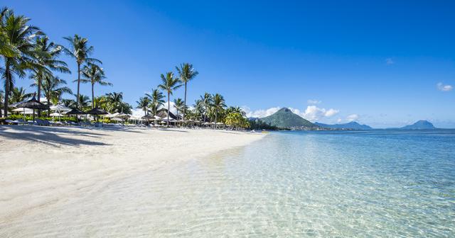Sugar-Beach-Golf-and-Spa-Resort-BEACH