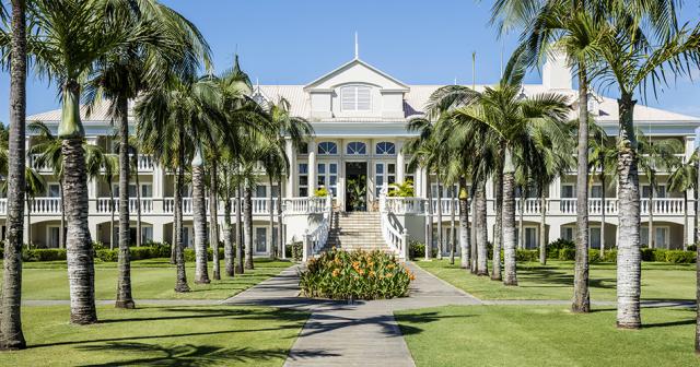 Sugar-Beach-Golf-and-Spa-Resort-BUILDING