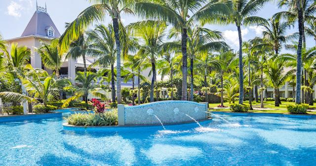 Sugar-Beach-Golf-and-Spa-Resort-POOL-2