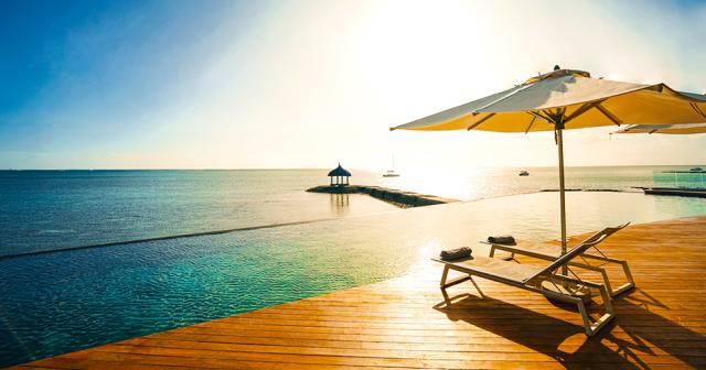 Veranda-Paul-Et-Virgini-POOL-AREA