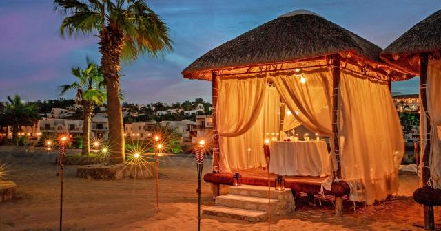 The-Cove-Rotana-Resort-BEACH-DINNER-2025