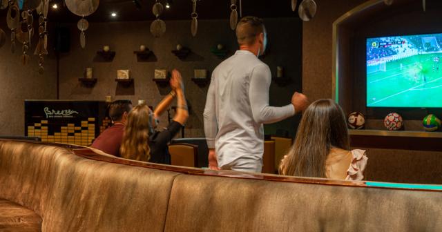 The-Cove-Rotana-Resort-BREEZE-BAR-2025