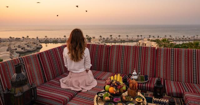 The-Cove-Rotana-Resort-BAR-2025-02