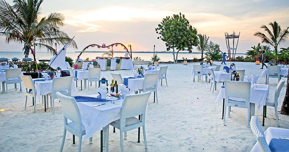 Fruit-Spice-Wellness-Resort-RESTAURANT