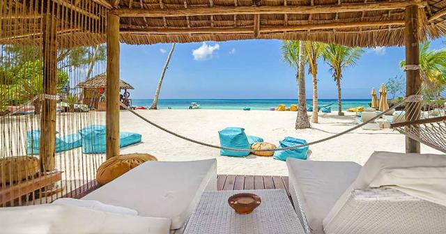 Fruit-Spice-Wellness-Resort-BEACH-02