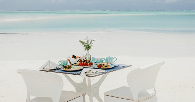 Lux-Marijani-BEACH-DINING