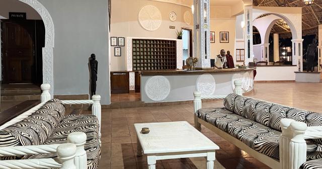 Voi-Kiwengwa-Resort-LOBBY-03